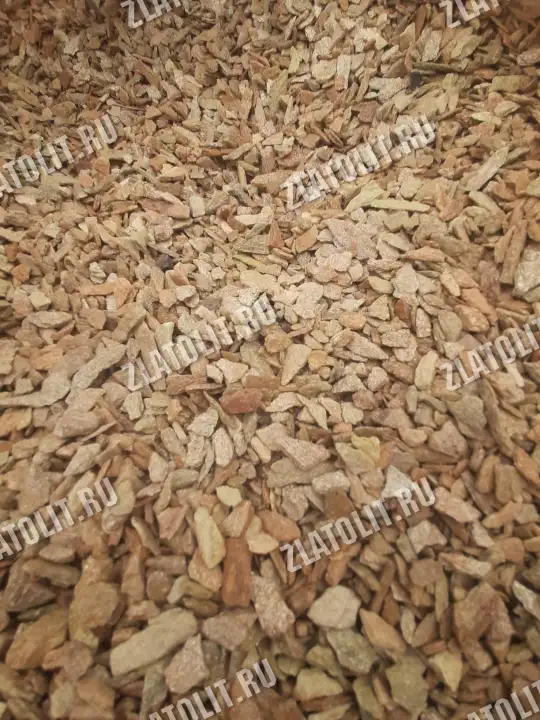 каменная крошка из жёлтого златолита для ландшафта в наличии от производителя